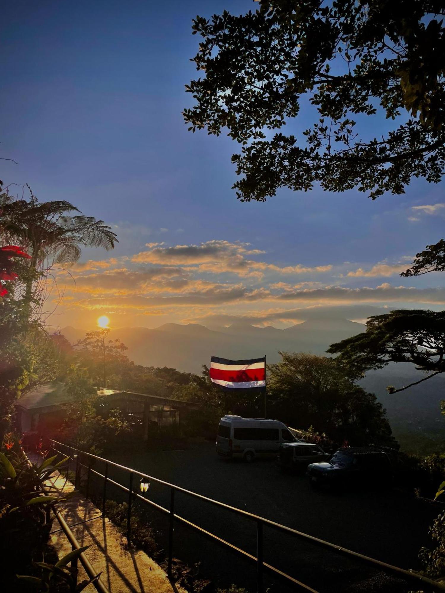 Heliconias Rainforest Lodge ビハグア エクステリア 写真
