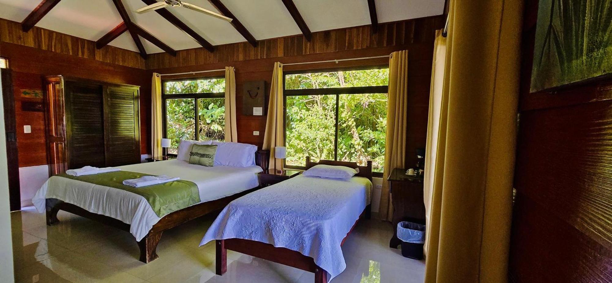 Heliconias Rainforest Lodge ビハグア エクステリア 写真