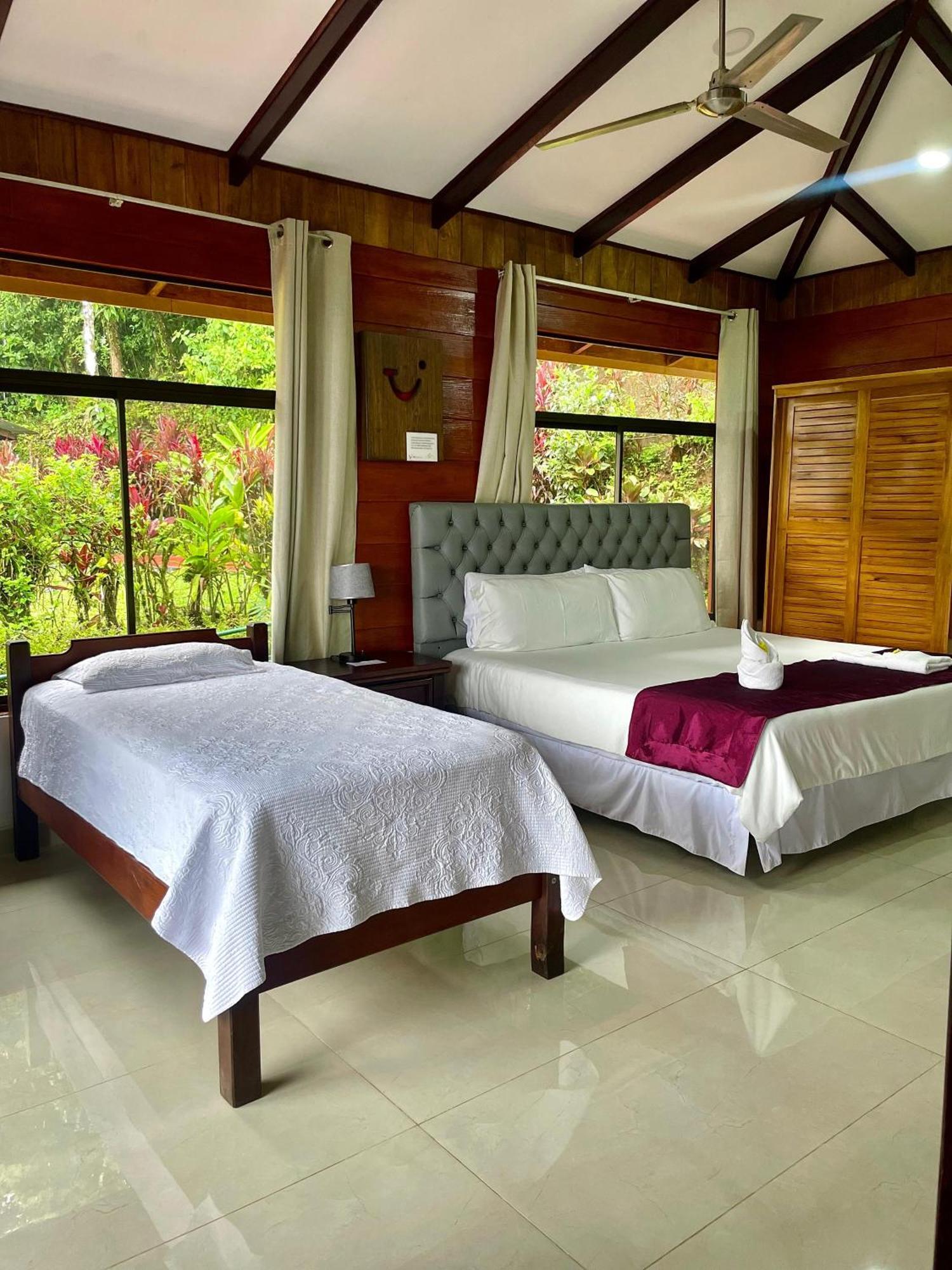 Heliconias Rainforest Lodge ビハグア エクステリア 写真