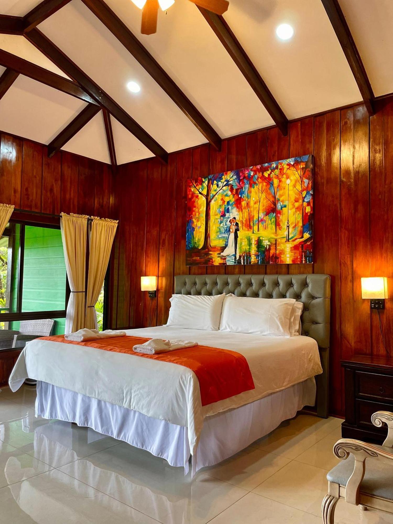 Heliconias Rainforest Lodge ビハグア エクステリア 写真